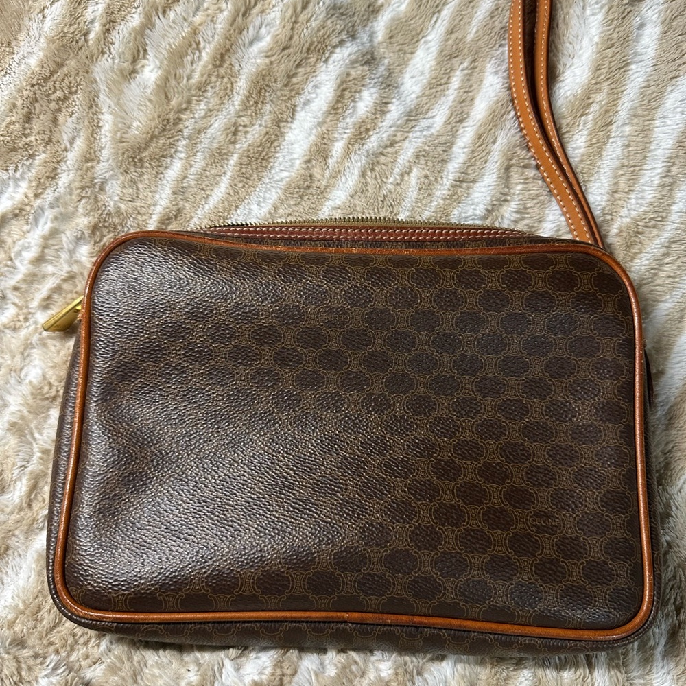 Authentic Celine Brown Leather clutch Bag - Picture 2 of 6
